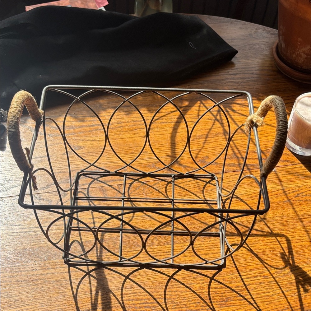 Farmhouse Style Wire Basket with Rope Handles